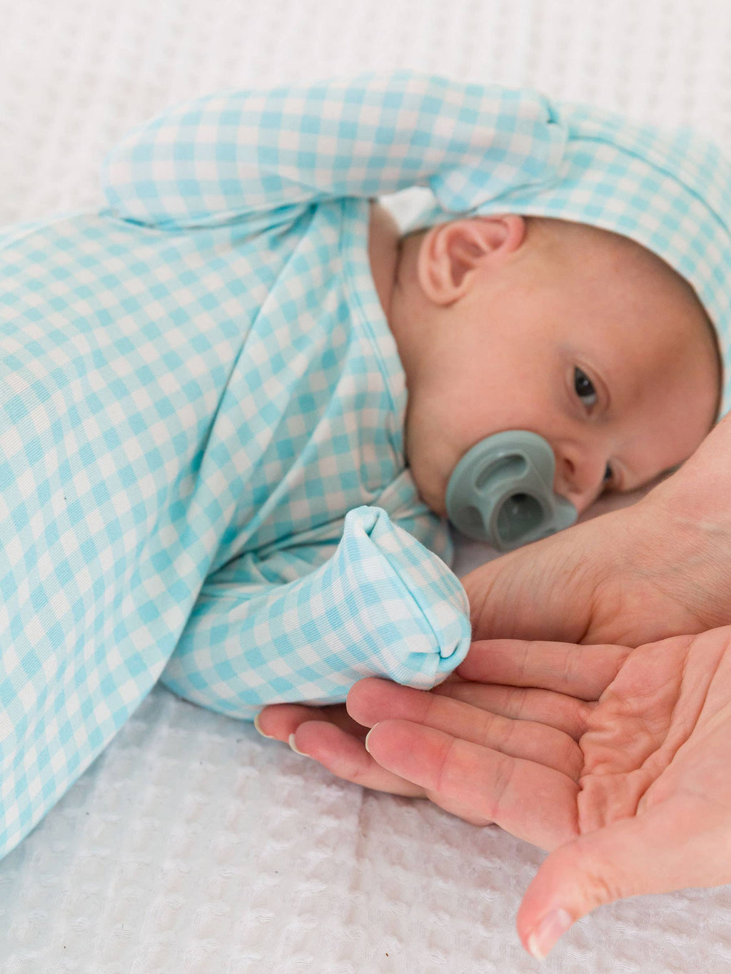 Blue Breeze Gingham SoftSnooze™ Knotted Gown & Beanie Set